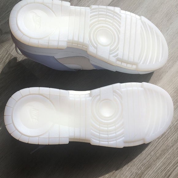 Sz 8.5 women’s Dunk Low Disrupt - Picture 6 of 9